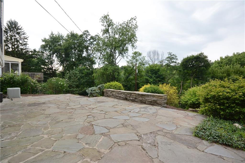 925 Old Hickory Road Pittsburgh, PA 15243 - Photo 23 of 25 Gallery Image 23