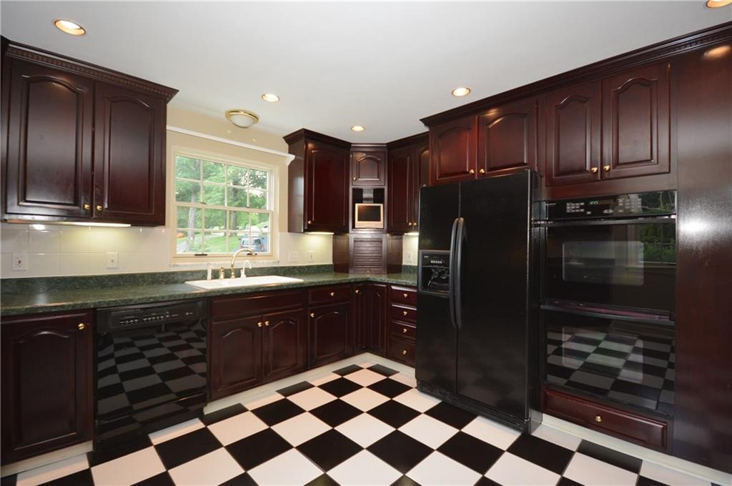 925 Old Hickory Road Pittsburgh, PA 15243 - Photo 6 of 25 Gallery Image 6