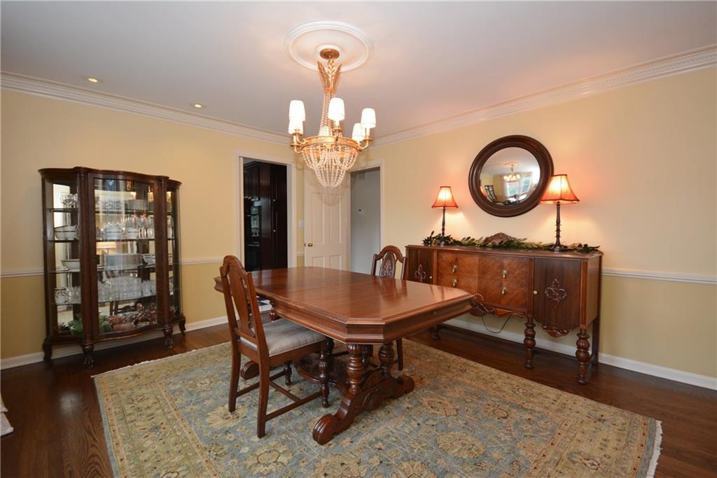 925 Old Hickory Road Pittsburgh, PA 15243 - Photo 9 of 25 Gallery Image 9