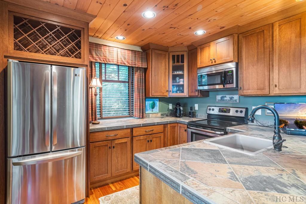 731-735 Ravenel Ridge Road Highlands, NC 28741 - Photo 23 of 31 Gallery Image 23