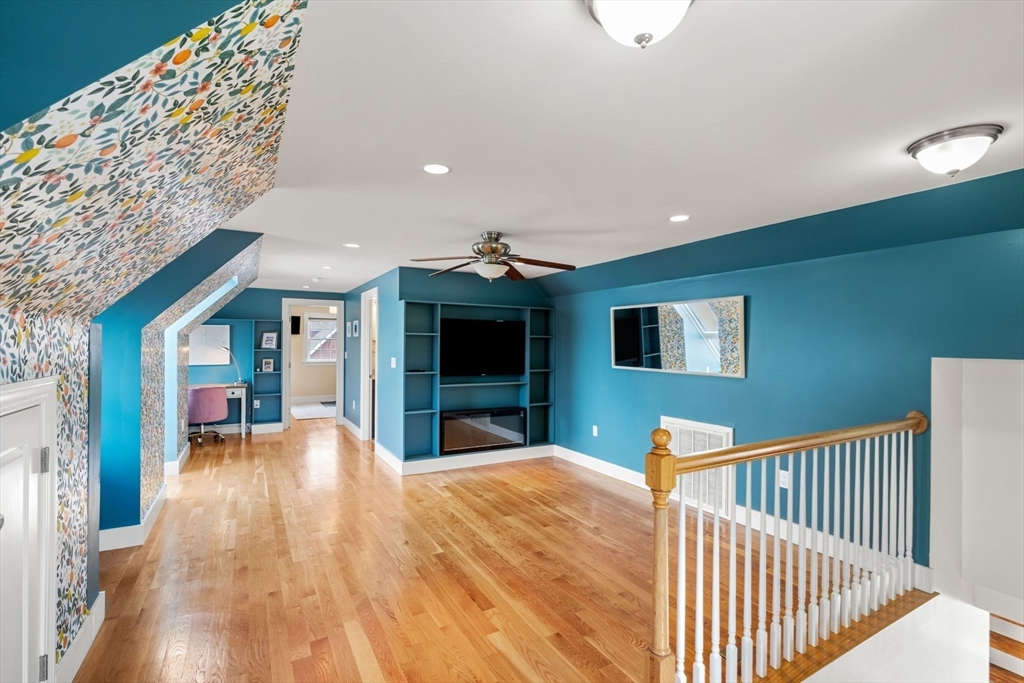34 Knowlton Street, Unit 2 Somerville, MA 02145 - Photo 19 of 35