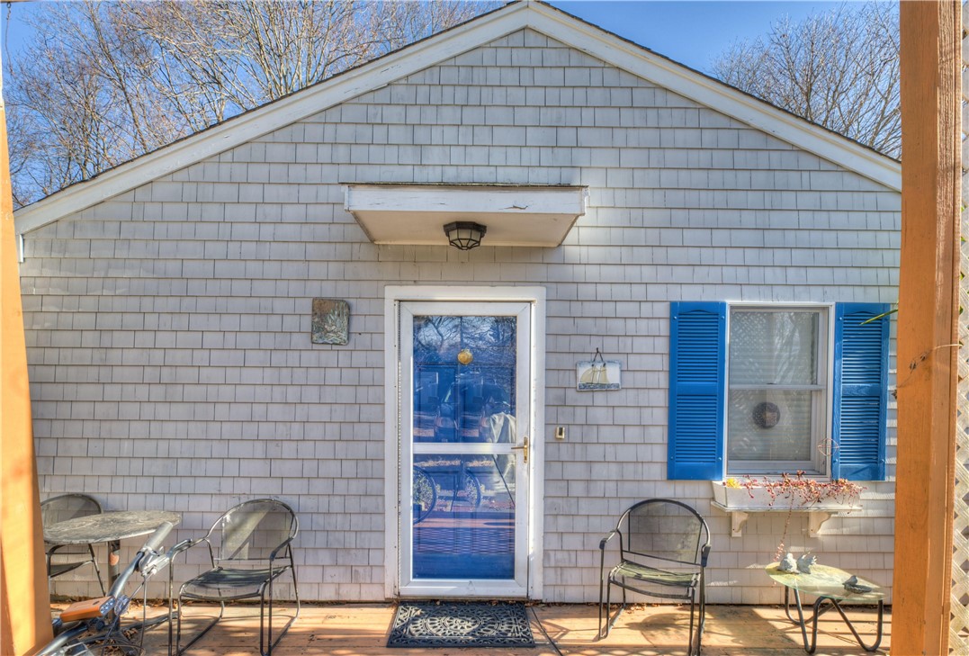 274 West Main Road Portsmouth, RI 02871 - Photo 8 of 12 Gallery Image 8