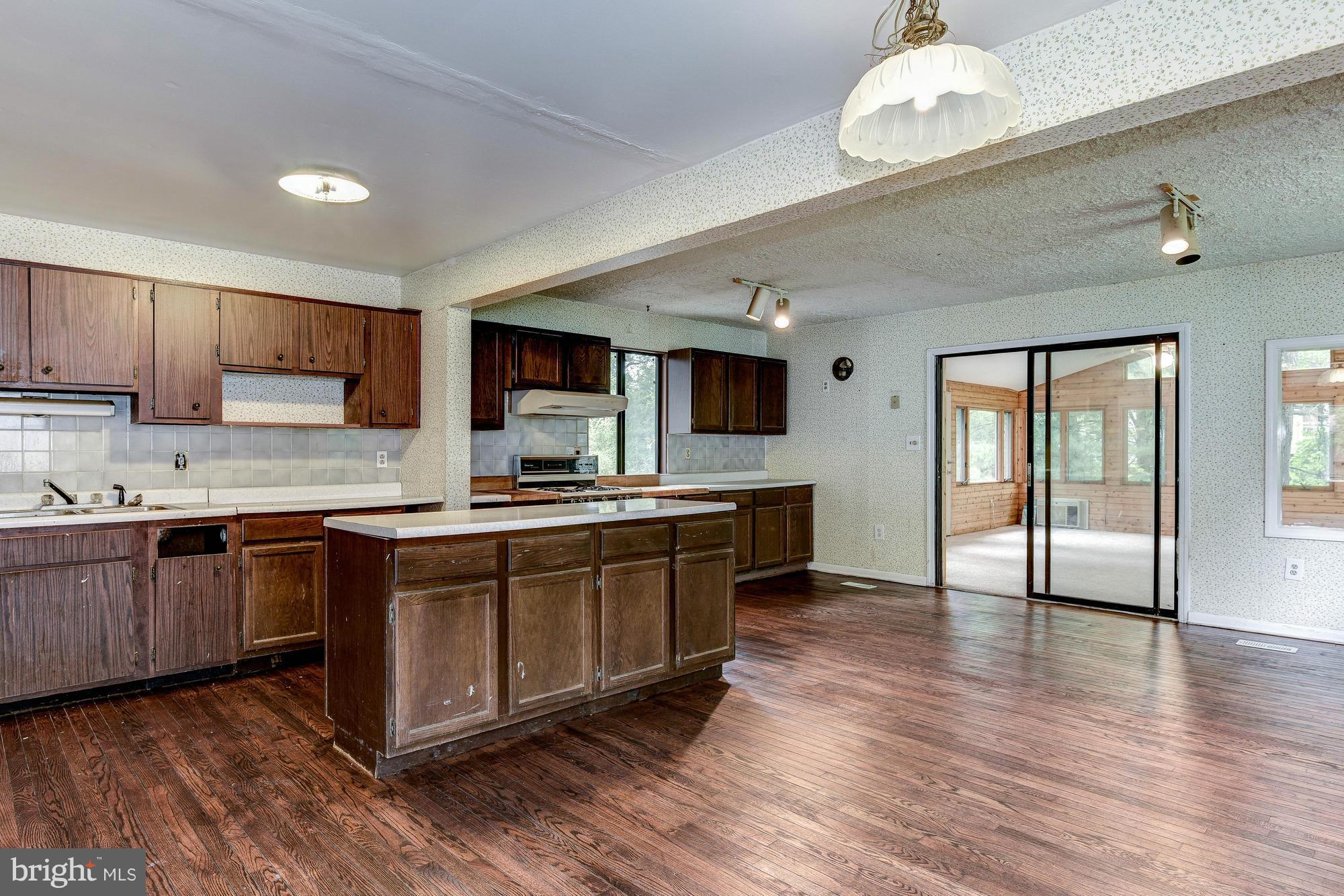 9425 Farewell Road Columbia, MD 21045 - Photo 8 of 22 Eat-in Kitchen & Dining Room Addition