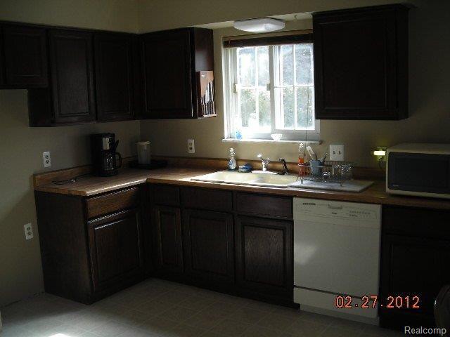 13588 Lenmoore Road Belleville, MI 48111 - Photo 6 of 6 lenmoore 002.jpg