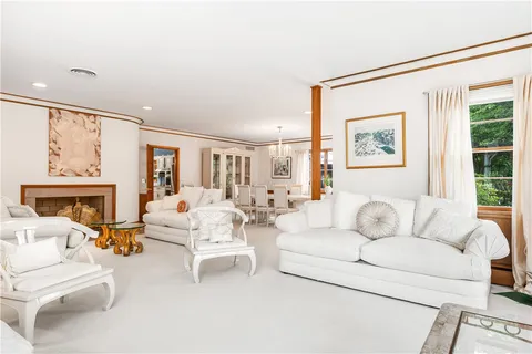 $1,275,000 | 133 Tupelo Hill Drive, Cranston, RI 02920