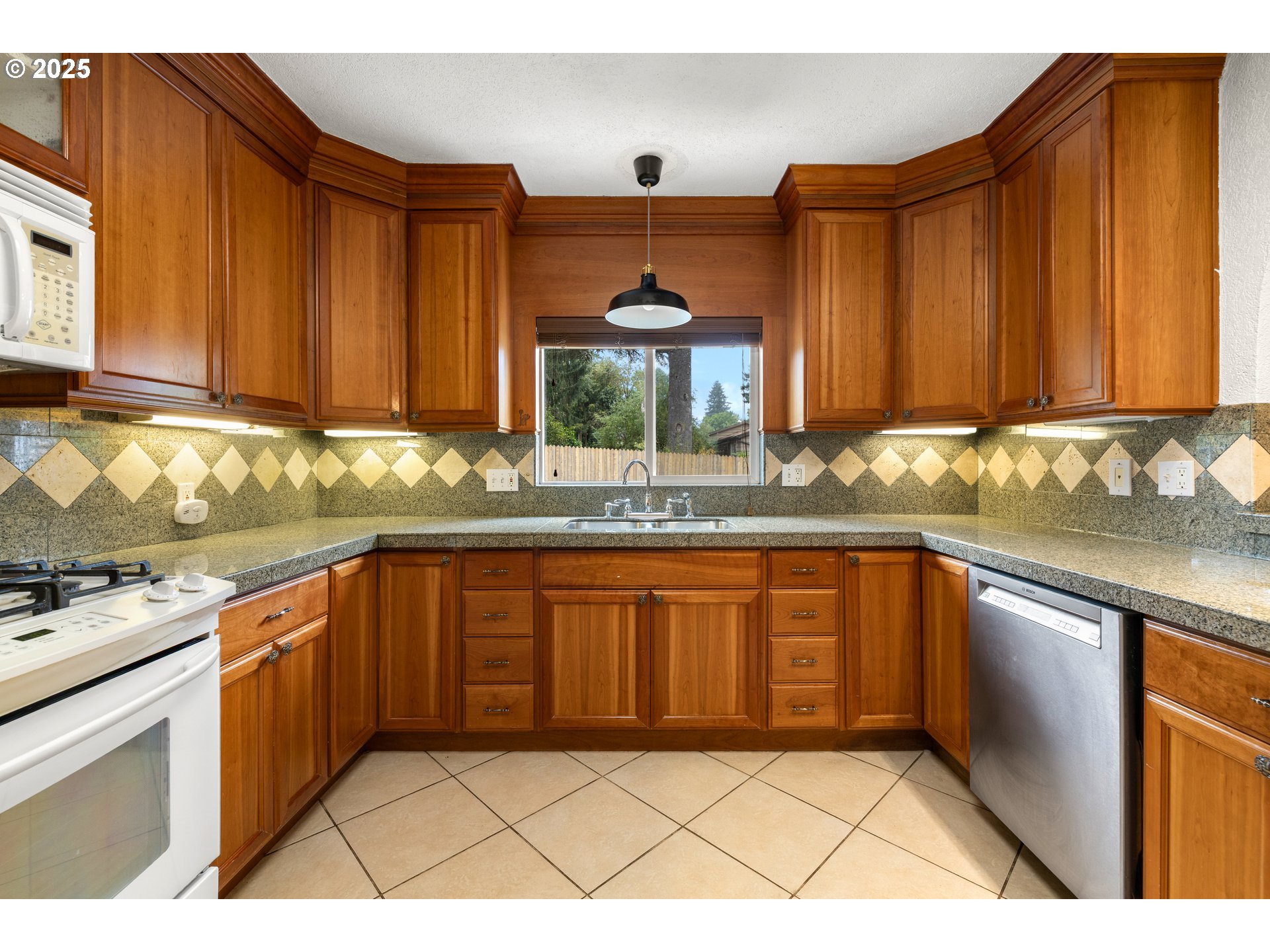 11102 Northeast Beech Street Portland, OR 97220 - Photo 11 of 47 Kitchen