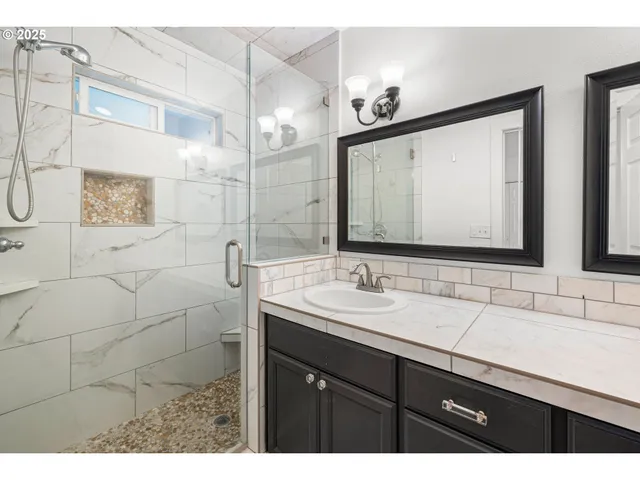 $599,900 | 11102 Northeast Beech Street, Portland, OR 97220