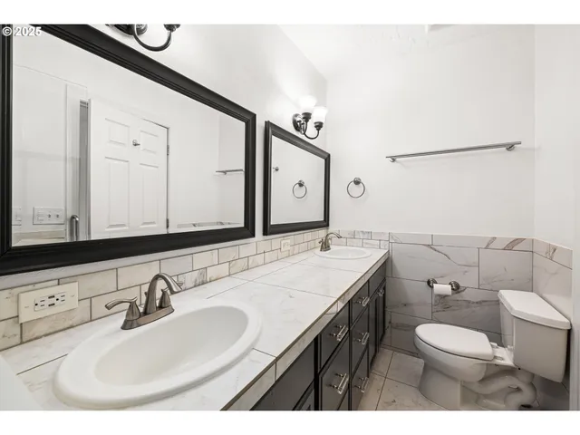 $599,900 | 11102 Northeast Beech Street, Portland, OR 97220