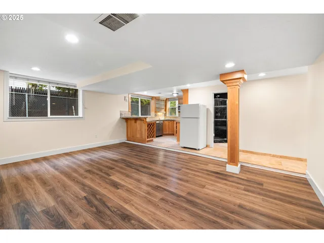 $599,900 | 11102 Northeast Beech Street, Portland, OR 97220