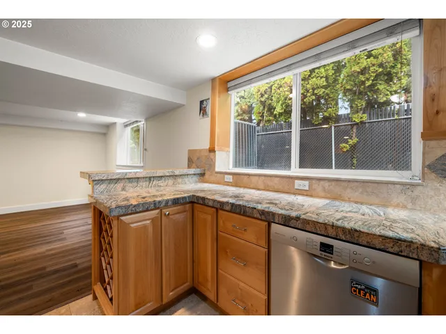 $599,900 | 11102 Northeast Beech Street, Portland, OR 97220