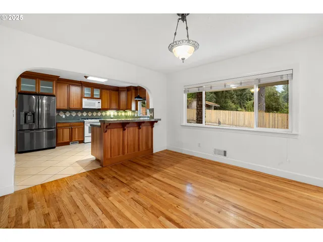 $599,900 | 11102 Northeast Beech Street, Portland, OR 97220