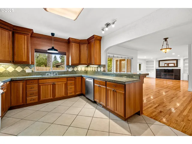 $599,900 | 11102 Northeast Beech Street, Portland, OR 97220