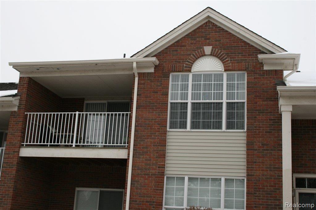 1856 Flagstone Circle, Unit 50 Rochester, MI 48307 - Photo 5 of 15 Flagstone Wood 028.JPG