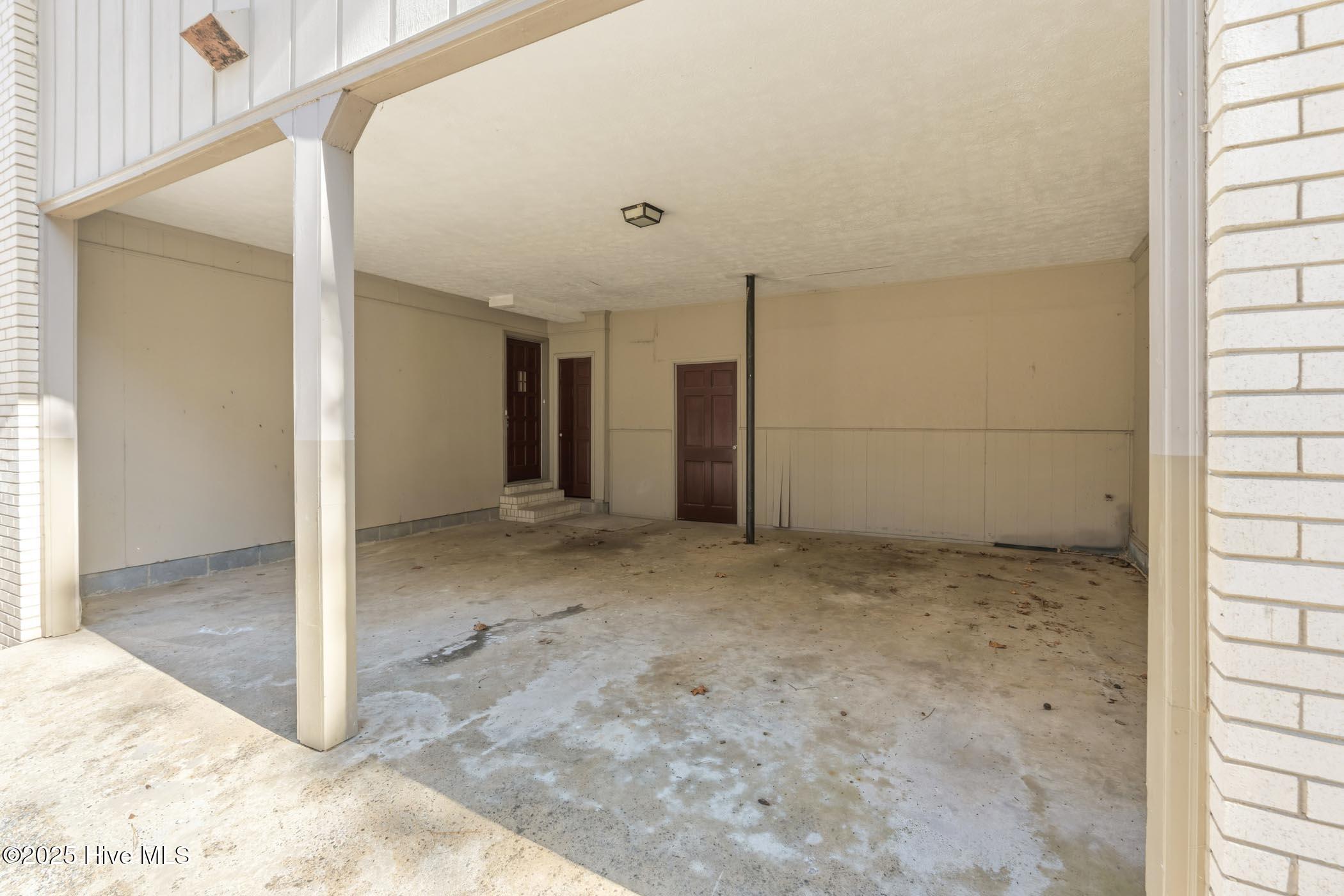 1431 Cumberland Circle Rockingham, NC 28379 - Photo 34 of 49 garage