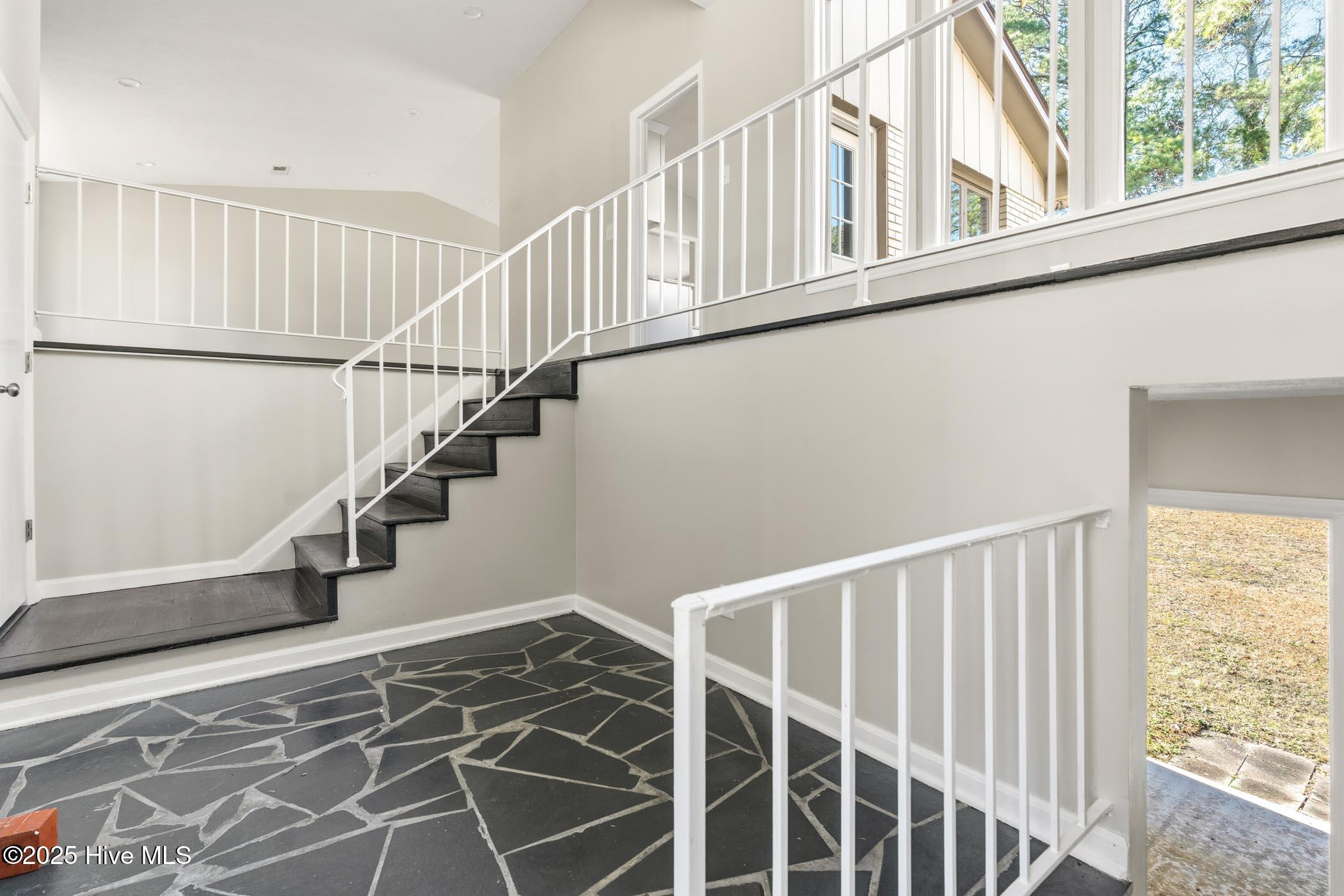 1431 Cumberland Circle Rockingham, NC 28379 - Photo 2 of 49 foyer