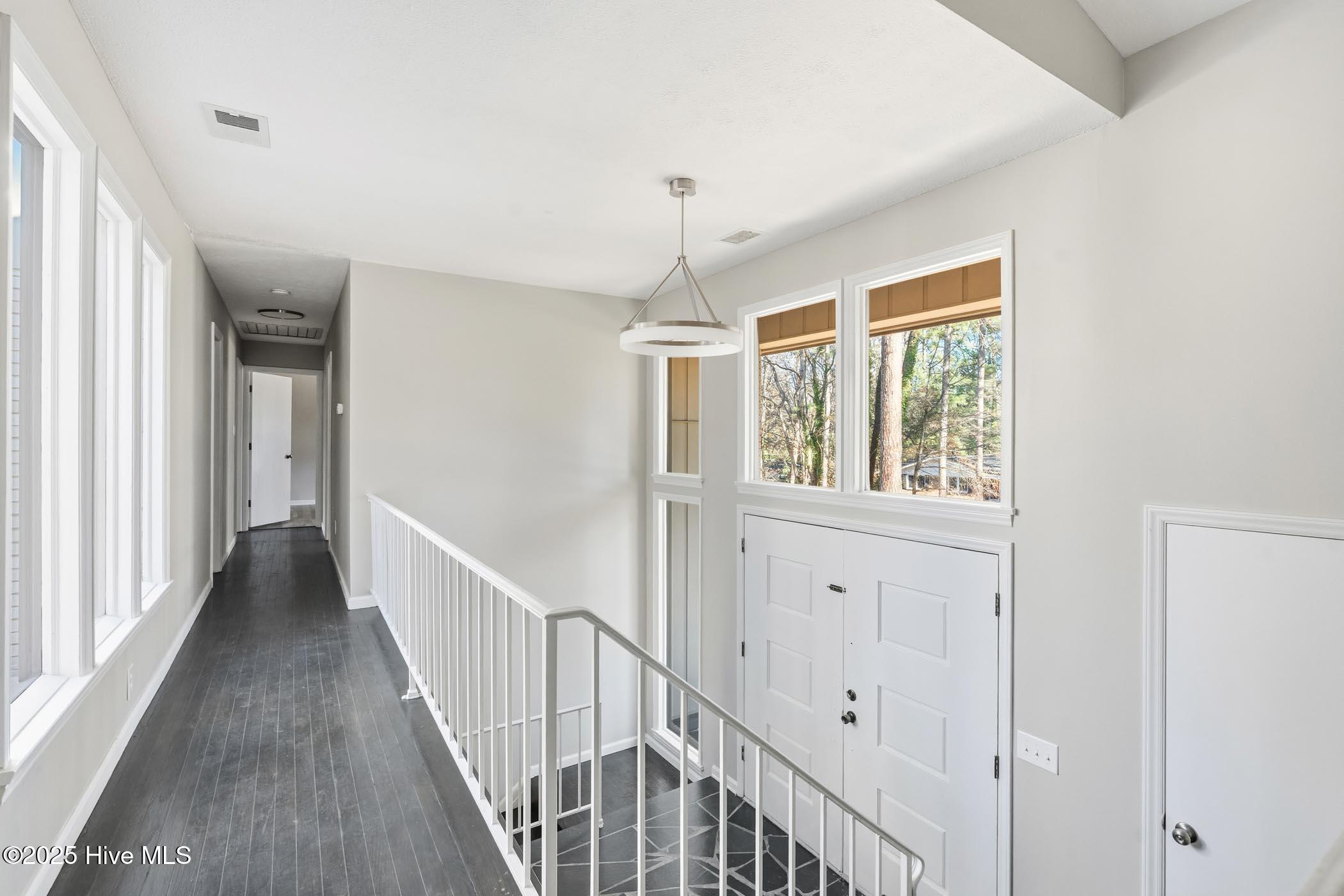 1431 Cumberland Circle Rockingham, NC 28379 - Photo 3 of 49 foyer
