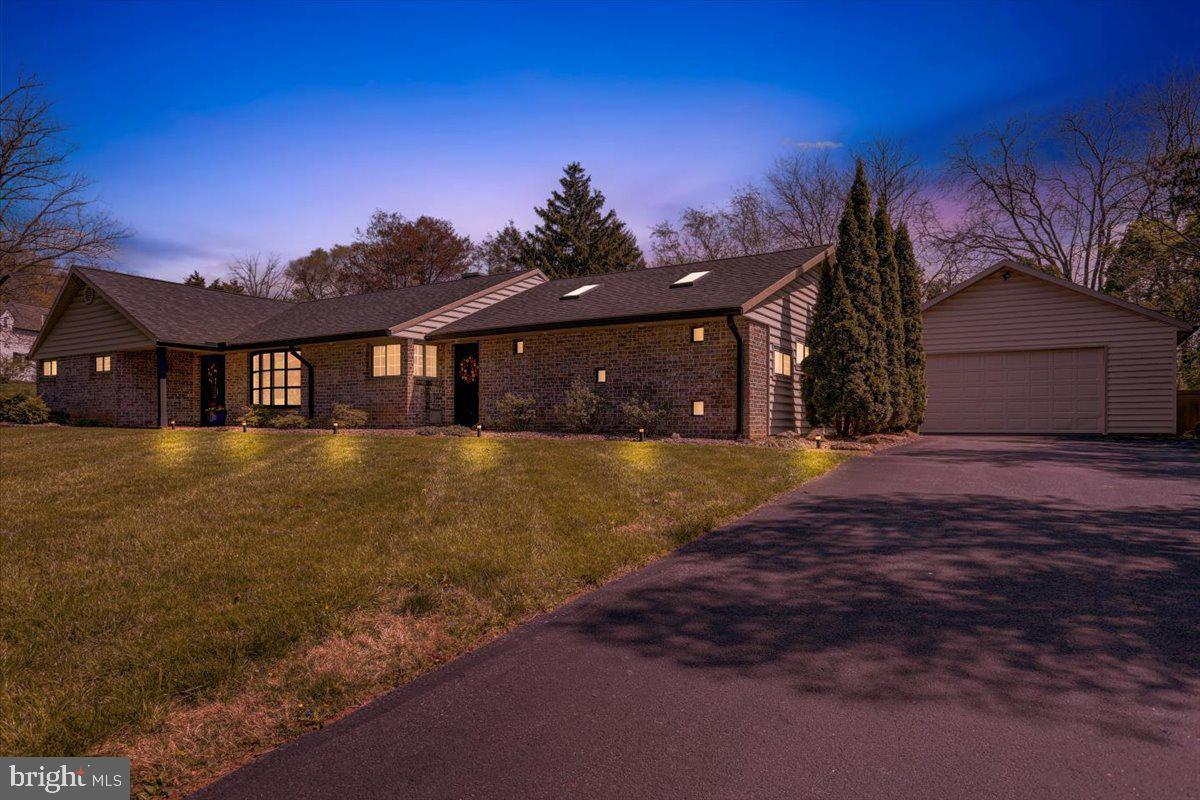 310 South Tulpehocken Road Reading, PA 19601 - Photo 2 of 46