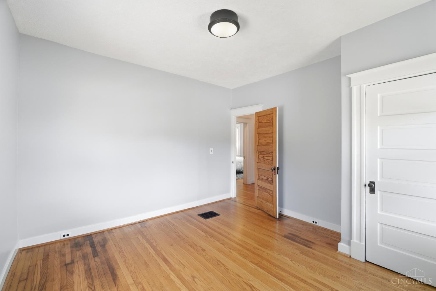 2806 Madison Road Cincinnati, OH 45209 - Photo 29 of 47
