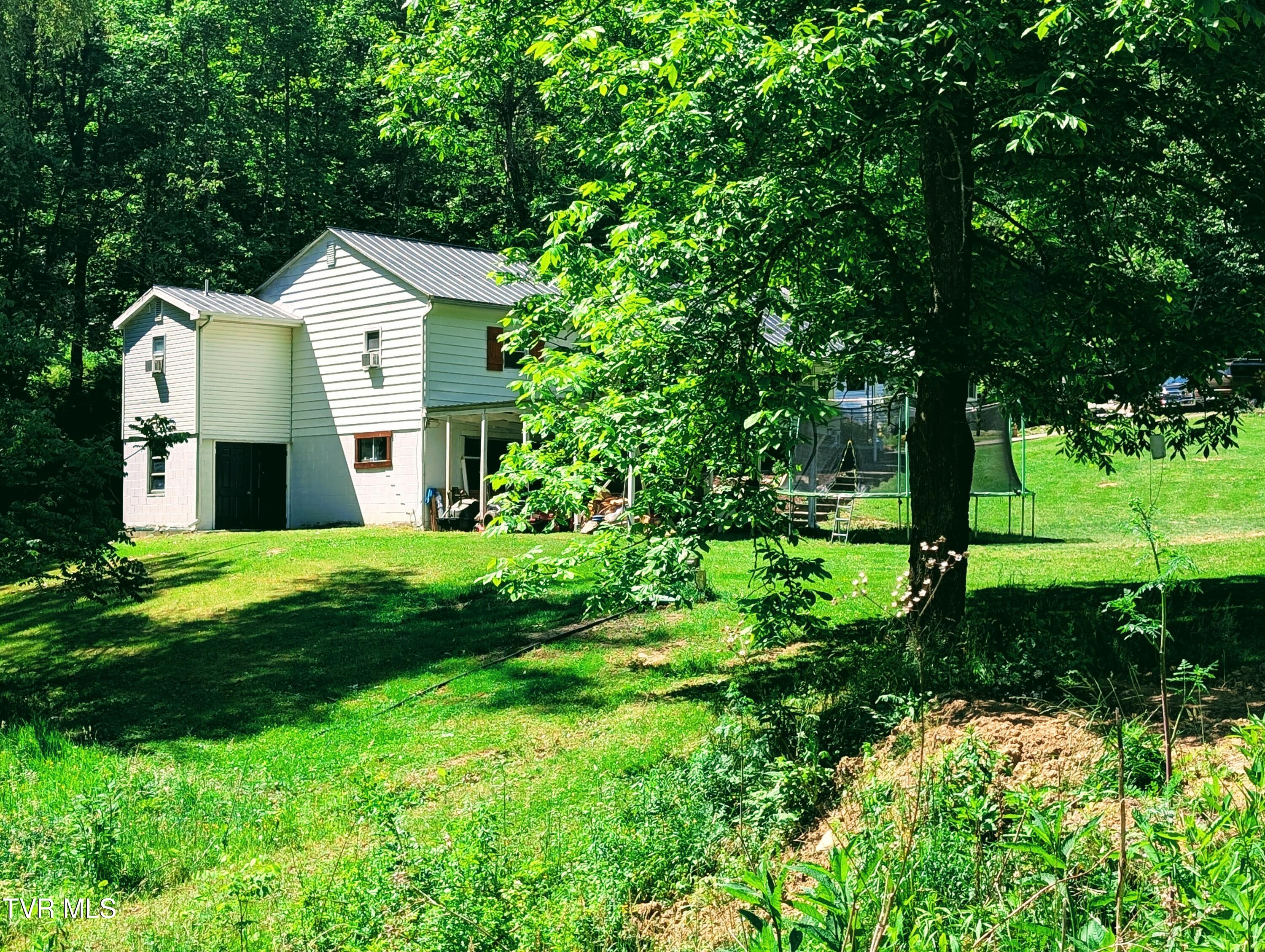 3058 Aily Road Dante, VA 24237 - Photo 21 of 54 1000022422