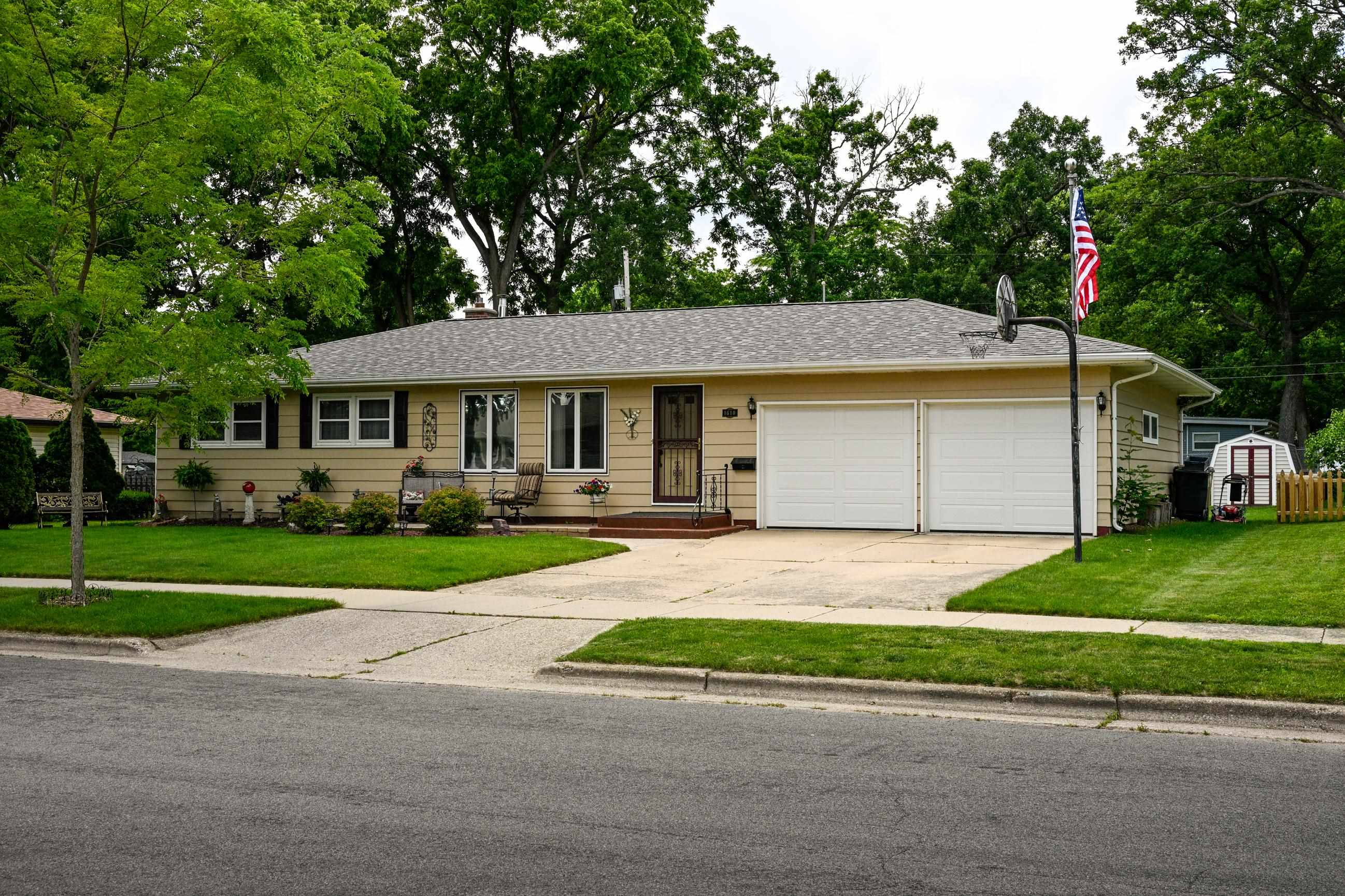 1610 Homberg Lane Madison, WI 53716 - Photo 1 of 46