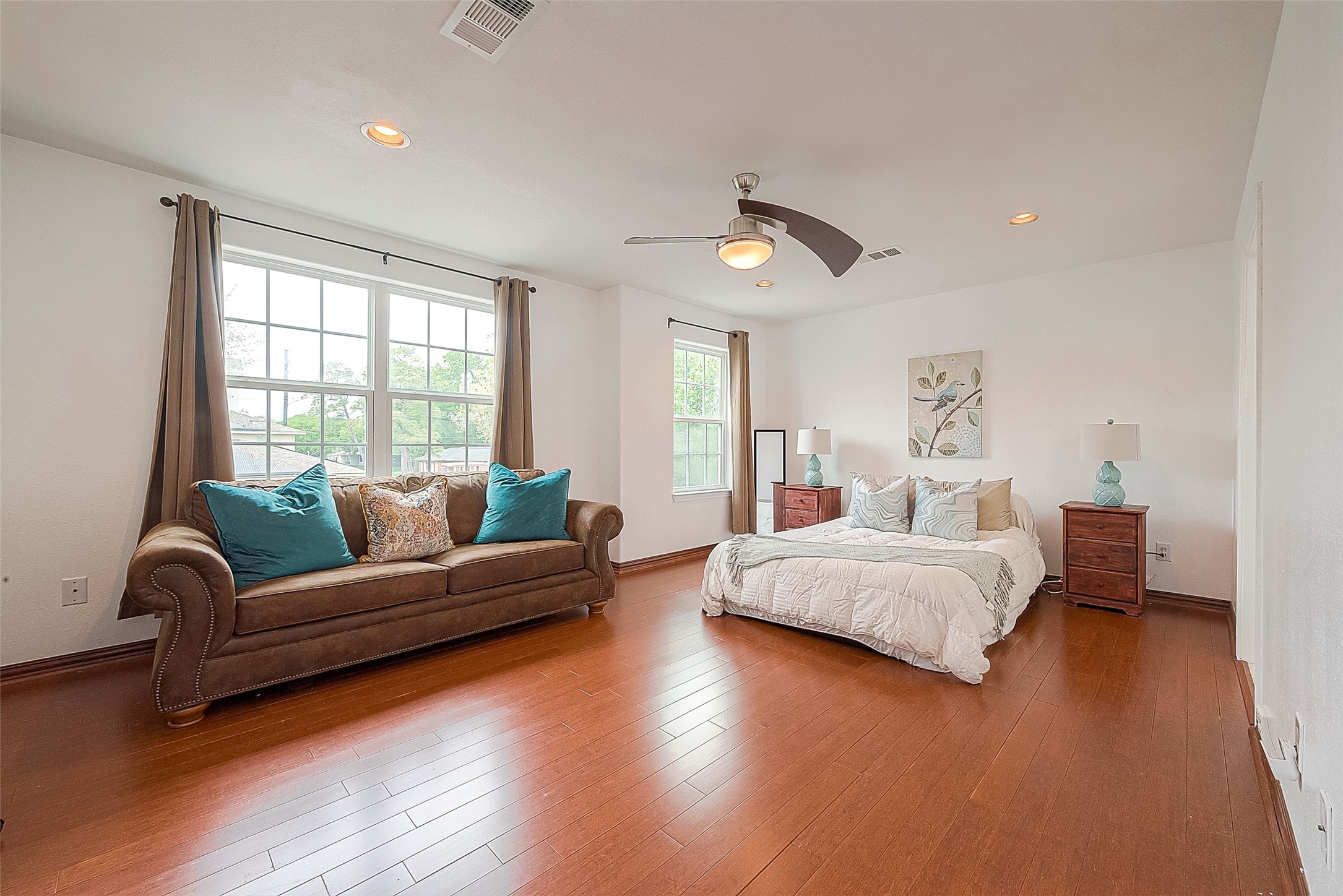 6703 Winton Street Houston, TX 77021 - Photo 36 of 49 Primary bedroom space which can accommodate a King bed...