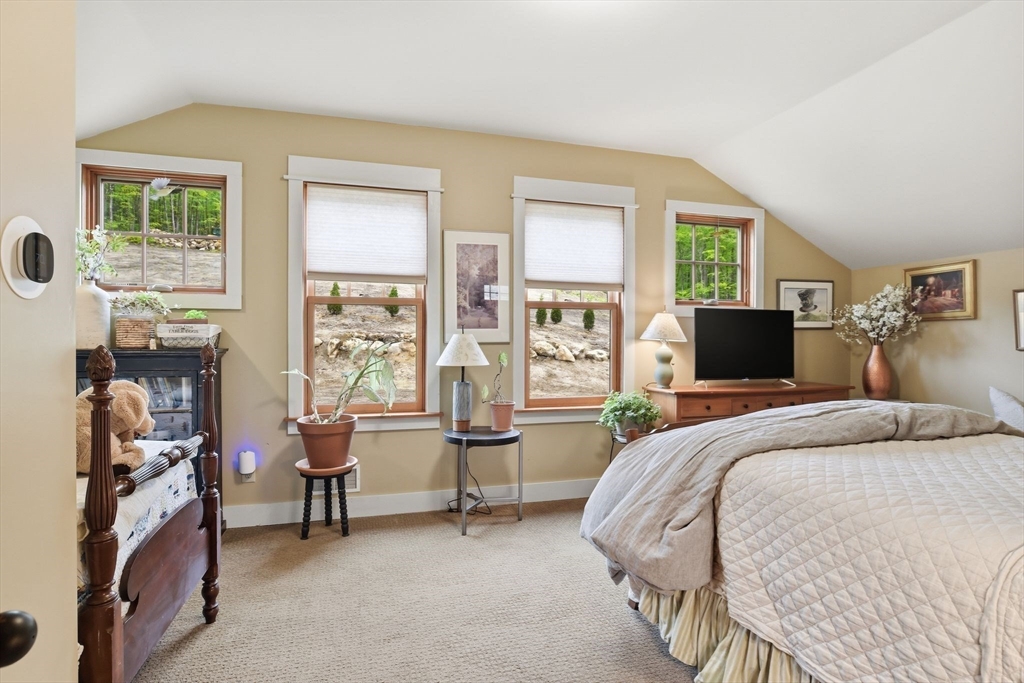 329 Southampton Road Westhampton, MA 01027 - Photo 19 of 40
