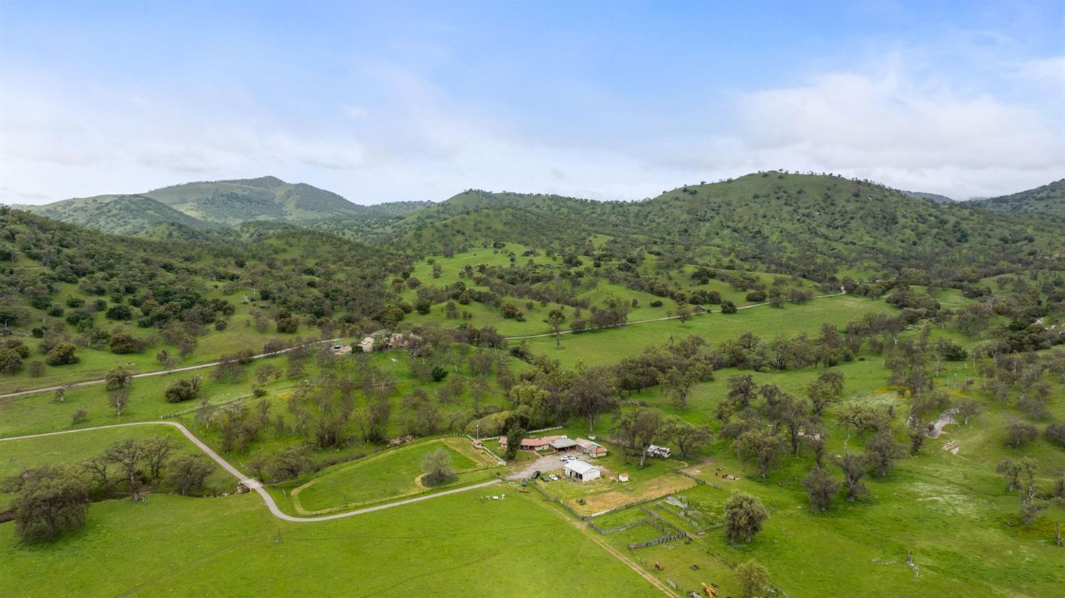 53660 Drive 152 Orosi, CA 93647 - Photo 16 of 48 a view of a city