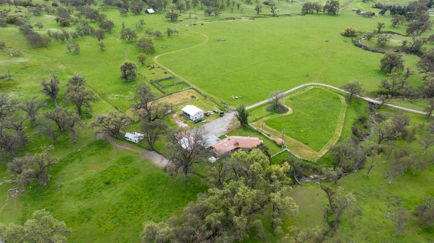 53660 Drive 152 Orosi, CA 93647 - Photo 23 of 48 a view of a tennis court
