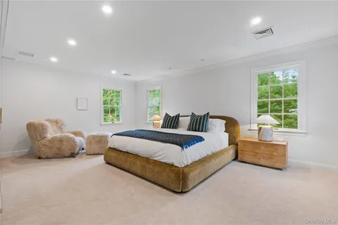 $3,450,000 | 6 Round House Court, Bedford, NY 10506