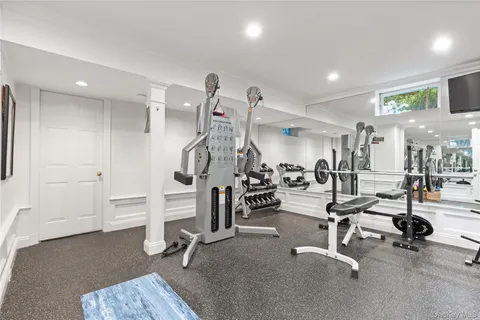 $3,450,000 | 6 Round House Court, Bedford, NY 10506