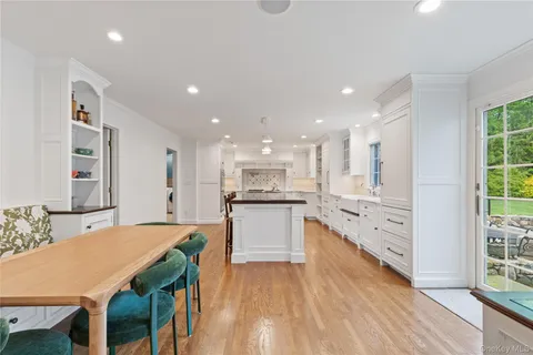 $3,450,000 | 6 Round House Court, Bedford, NY 10506