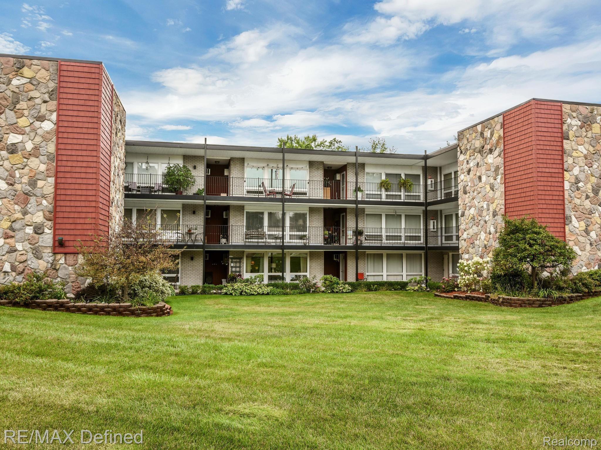 4345 Crooks Road Royal Oak, MI 48073 - Photo 16 of 16 13.jpg