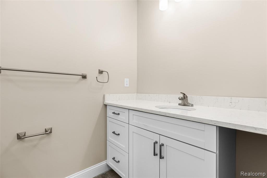 134 West University Drive, Unit 303 Rochester, MI 48307 - Photo 14 of 19