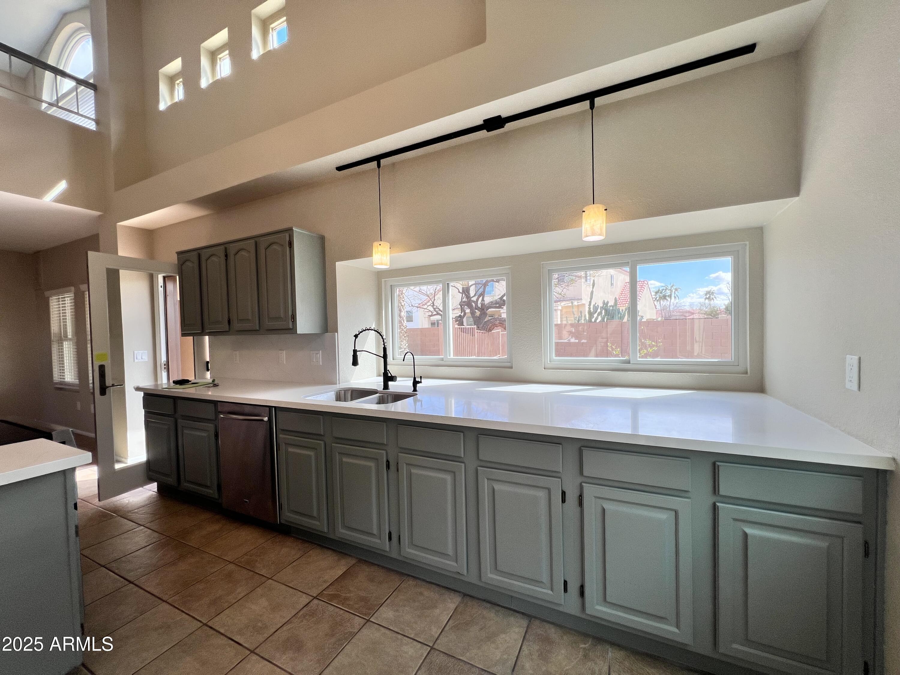 3901 East Night Hawk Way Phoenix, AZ 85048 - Photo 8 of 29 IMG_1171