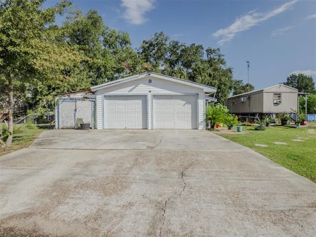 $395,000 | 2352 Salmon Street, Lake Charles, LA 70605
