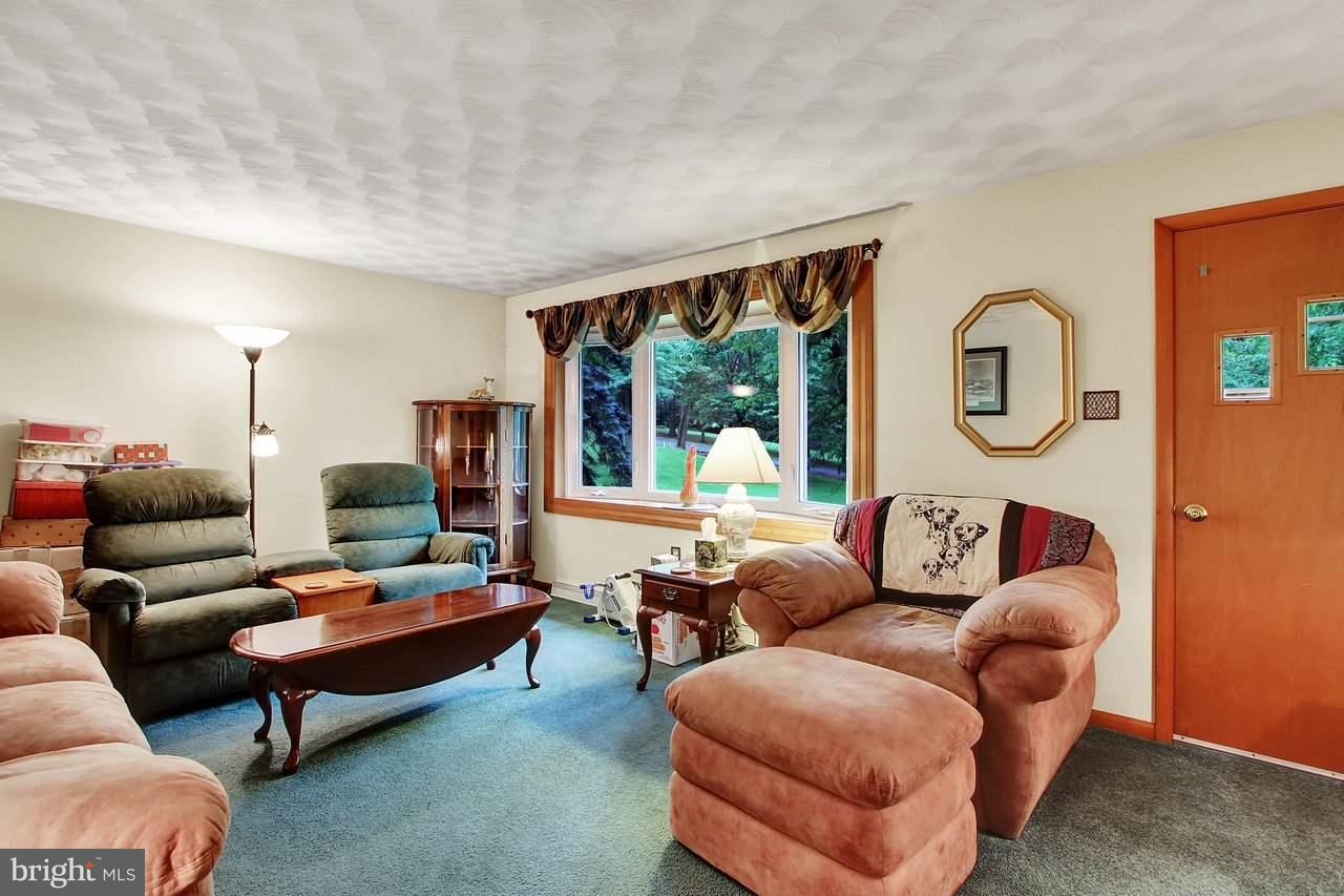 729 Academy Road York, PA 17406 - Photo 2 of 25 Gallery Image 2