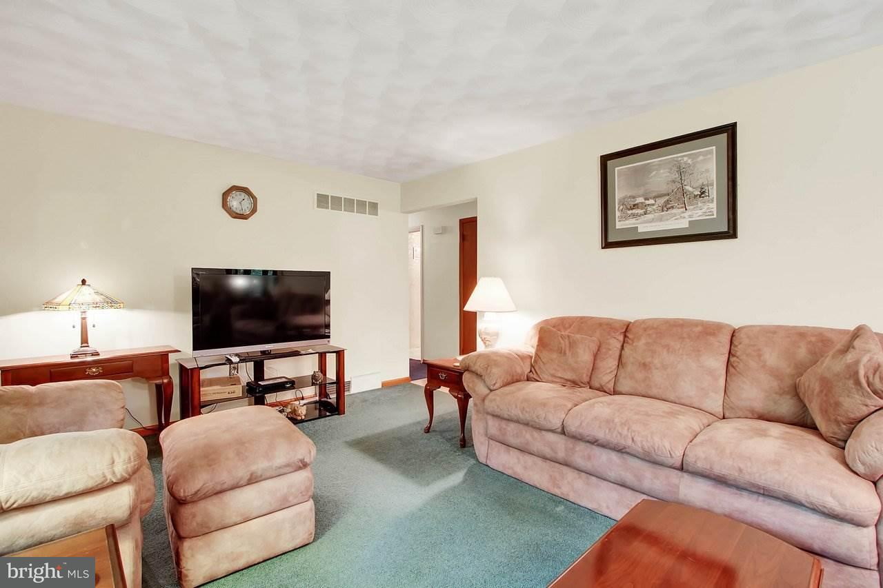 729 Academy Road York, PA 17406 - Photo 4 of 25 Gallery Image 4