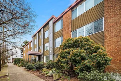 $239,999 | 1707 Boylston Avenue, Unit 206, Seattle, WA 98122