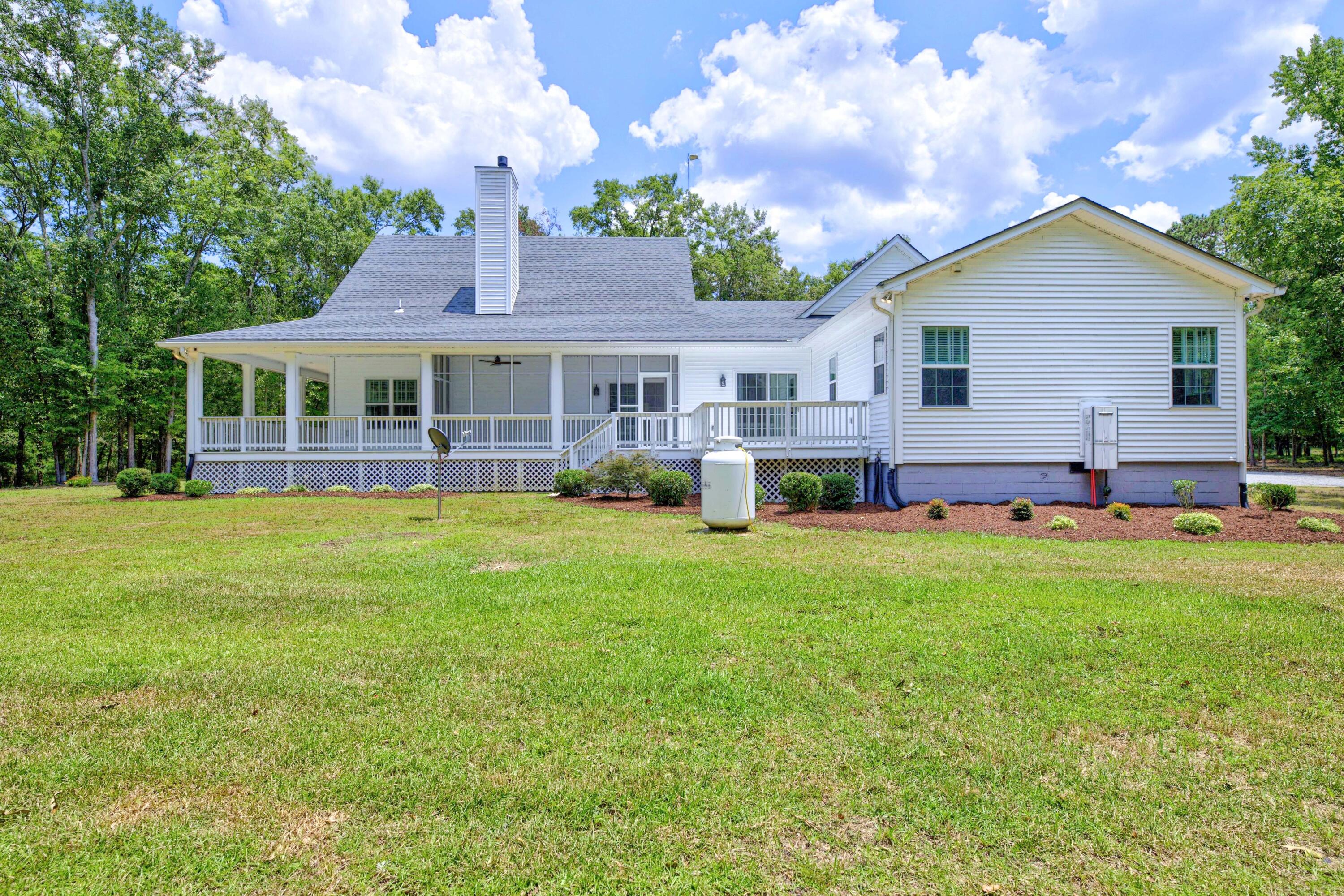 315 Griffith Lane Elloree, SC 29047 - Photo 5 of 40 Back of Home