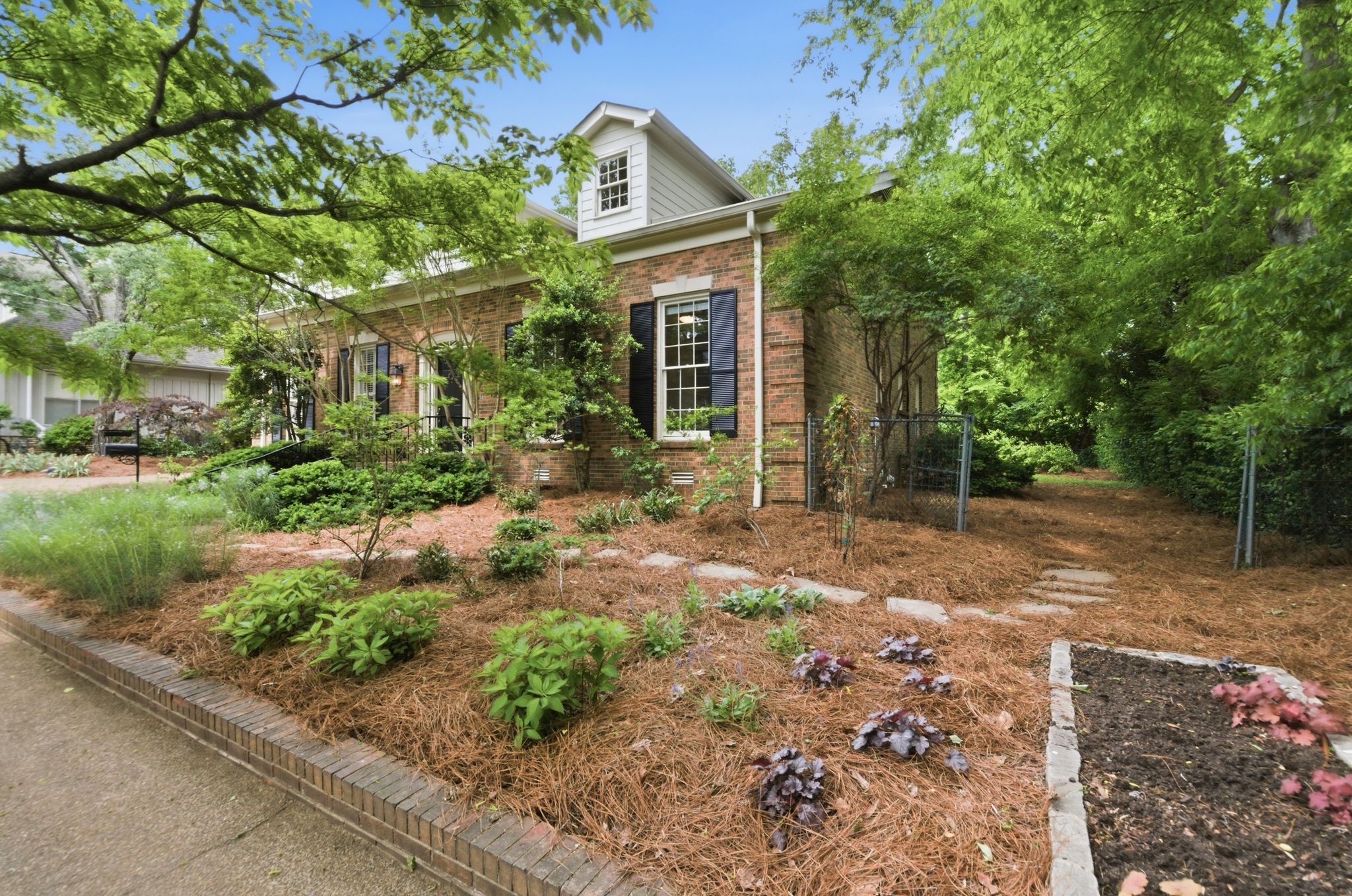4106 Estes Road Nashville, TN 37215 - Photo 3 of 48