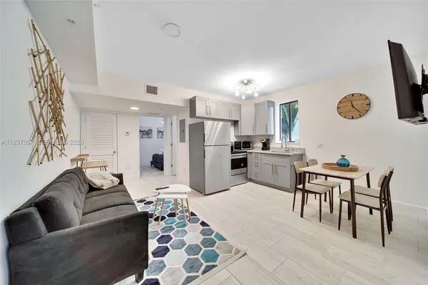 $2,900 | 2162 Southwest 14th Terrace, Unit 106, Miami, FL 33145