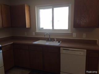 20796 Colman Street Clinton Township, MI 48035 - Photo 15 of 27 3.jpg