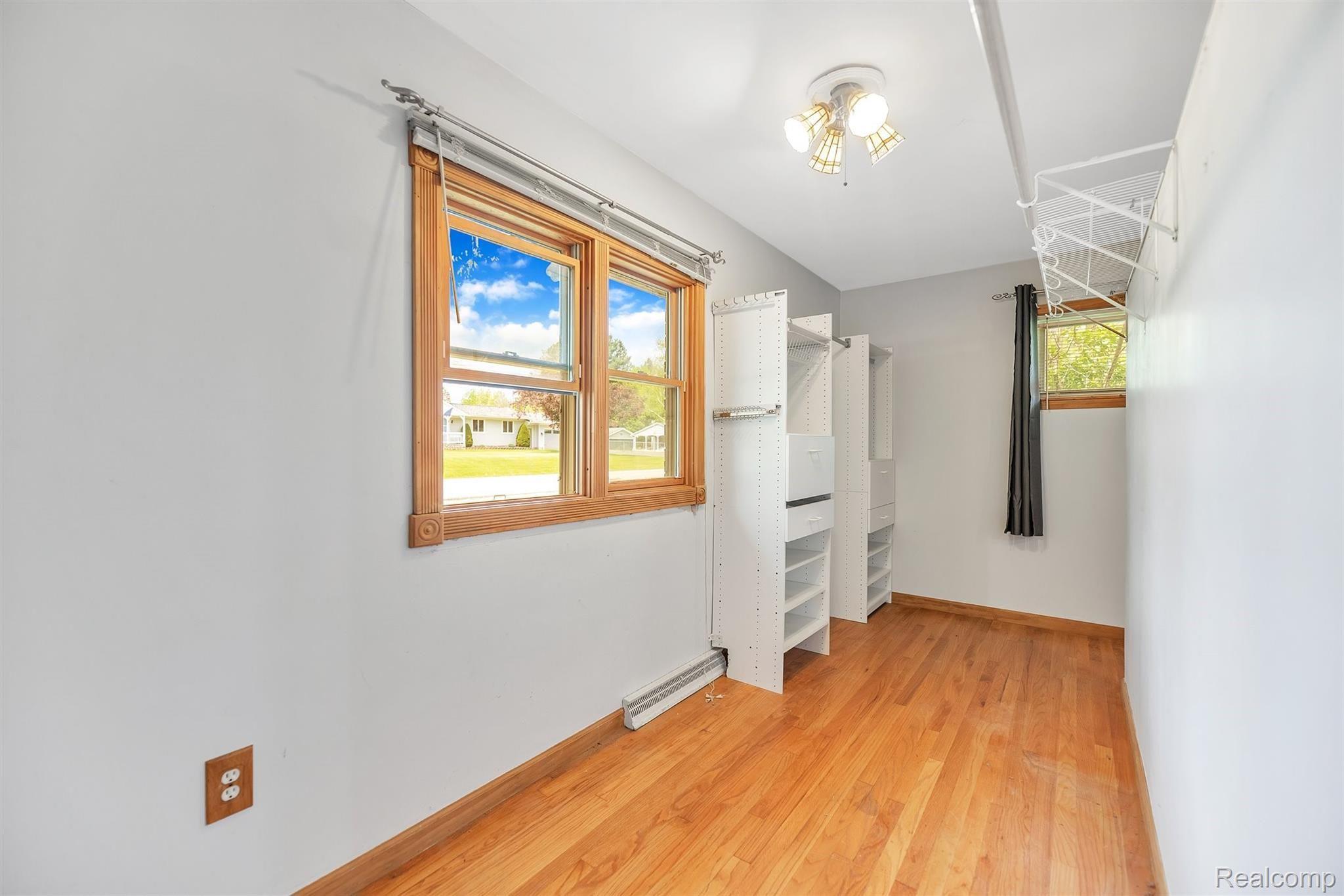 6100 Linden Road Fenton, MI 48430 - Photo 30 of 46 33-6100-Linden-Rd-WindowStill-Real-Estate-Photography-28.jpg