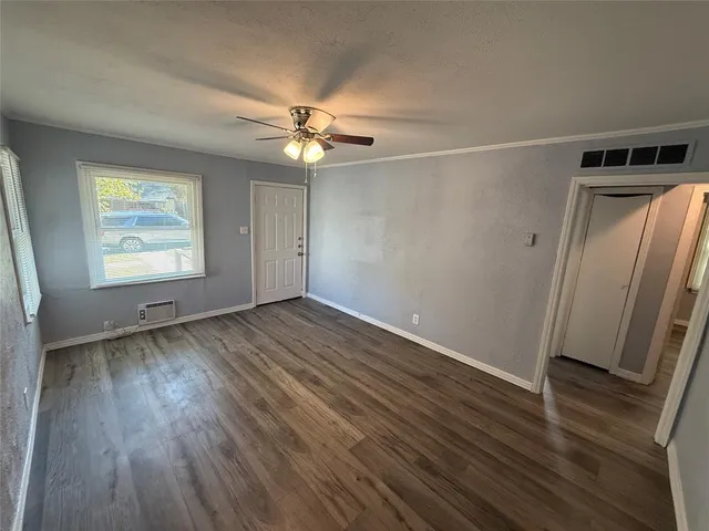 $1,525 | 4328 Lubbock Avenue, Fort Worth, TX 76115