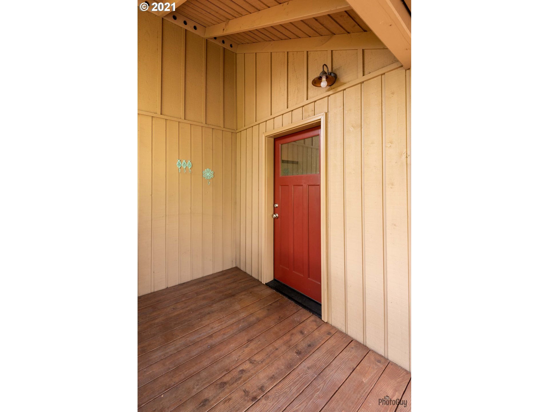 2400 Spring Boulevard Eugene, OR 97403 - Photo 2 of 32 Gallery Image 2