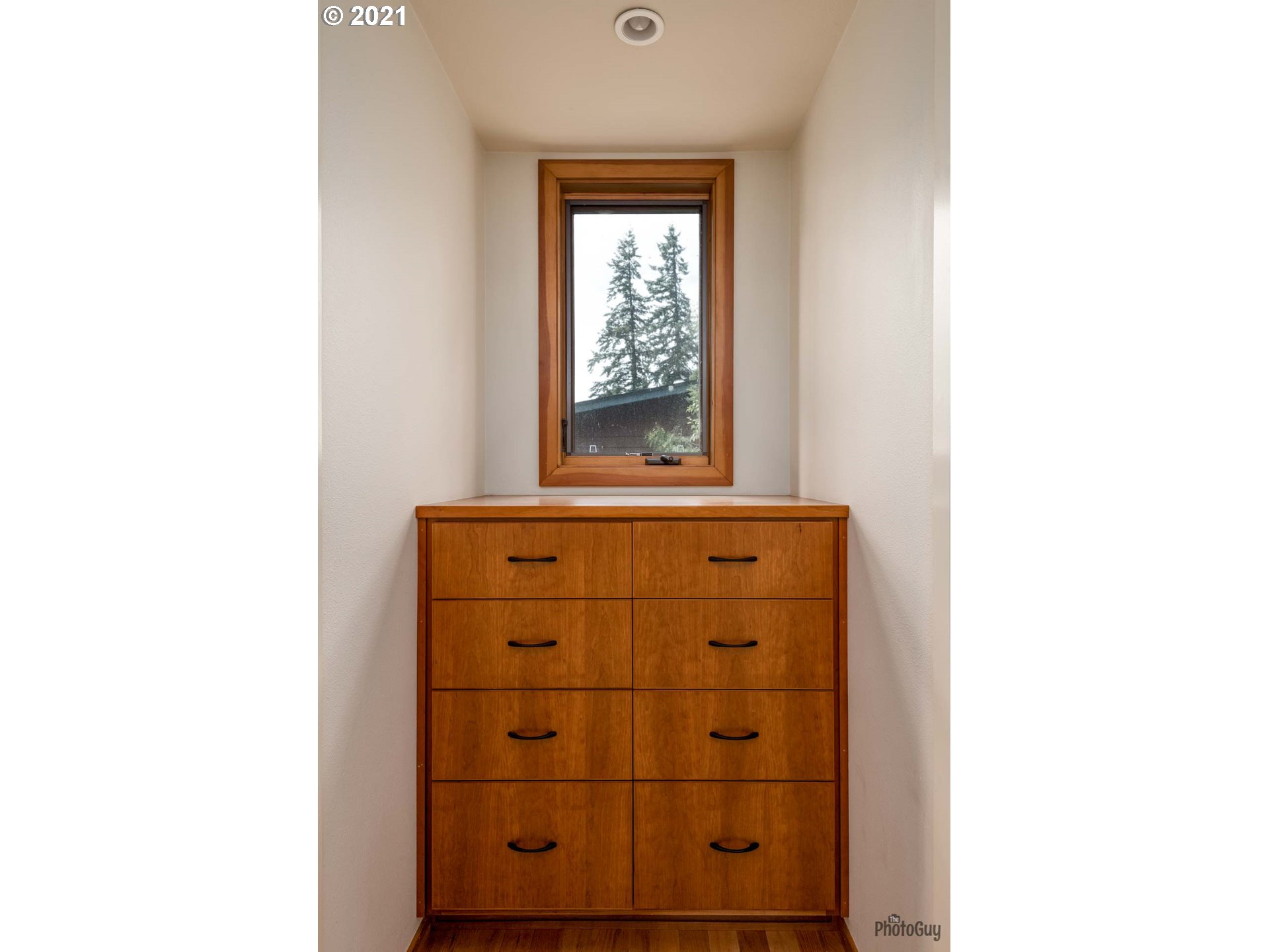 2400 Spring Boulevard Eugene, OR 97403 - Photo 17 of 32 Gallery Image 17