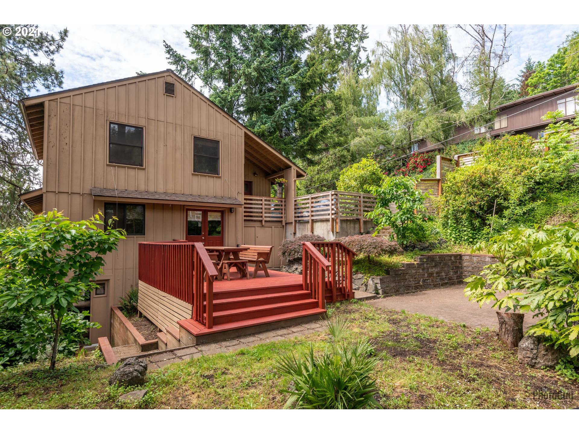 2400 Spring Boulevard Eugene, OR 97403 - Photo 23 of 32 Gallery Image 23
