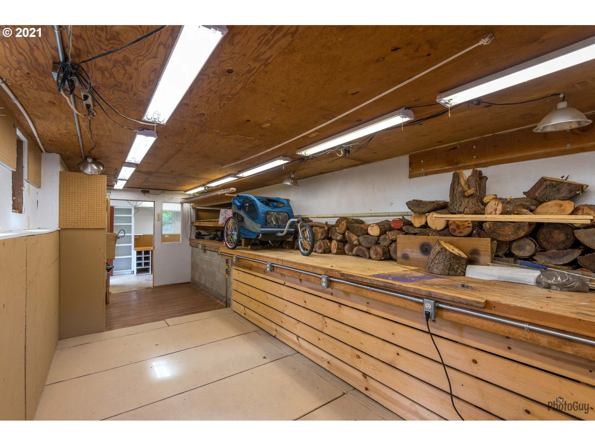 2400 Spring Boulevard Eugene, OR 97403 - Photo 31 of 32 Gallery Image 31