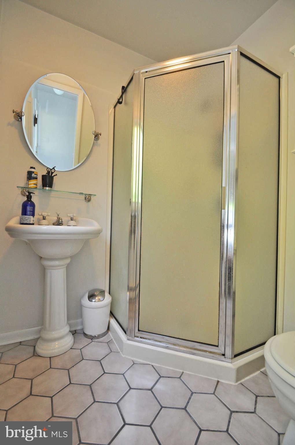 4701 Teen Barnes Road Frederick, MD 21703 - Photo 9 of 30 Full bathroom on main level