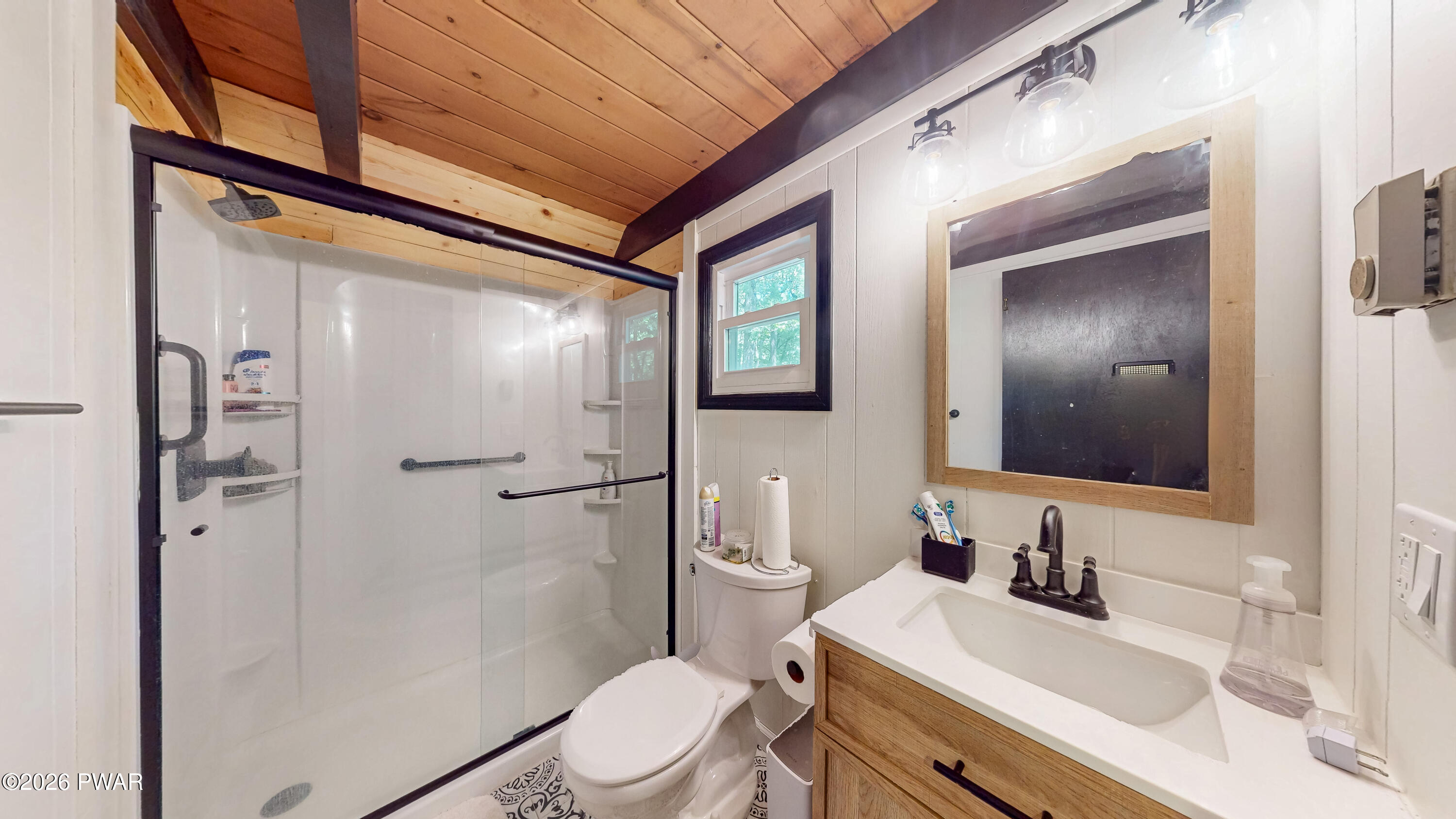 326 Gold Finch Road Bushkill, PA 18324 - Photo 12 of 37
